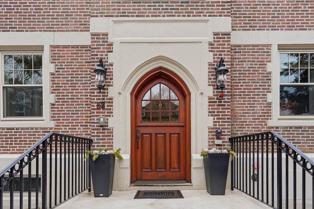 52 Thurston St 3, Somerville, MA 02145