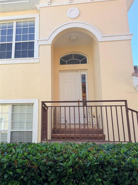 Image 3 of property listing at 1708 TRIANO CIRCLE 1708, Venice, FL 34292