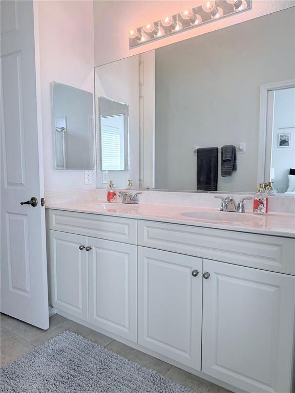 Image 32 of property listing at 1708 TRIANO CIRCLE 1708, Venice, FL 34292