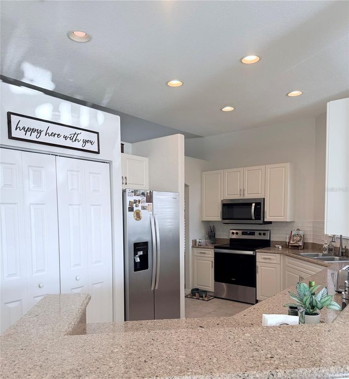 Image 9 of property listing at 1708 TRIANO CIRCLE 1708, Venice, FL 34292