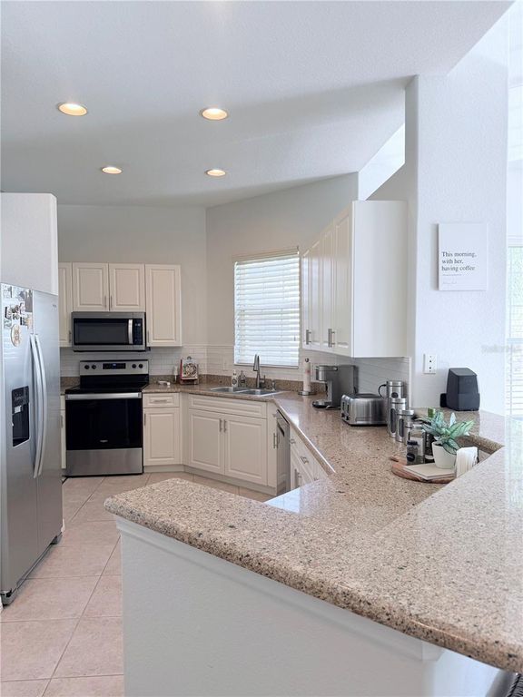 Image 10 of property listing at 1708 TRIANO CIRCLE 1708, Venice, FL 34292