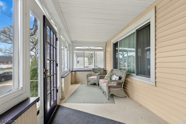 214 E Lincoln Ave, Roselle Park Boro, NJ 07204