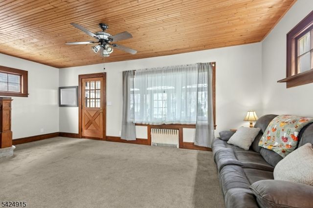 214 E Lincoln Ave, Roselle Park Boro, NJ 07204