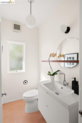 450 Vermont Ave, Berkeley, CA 94707