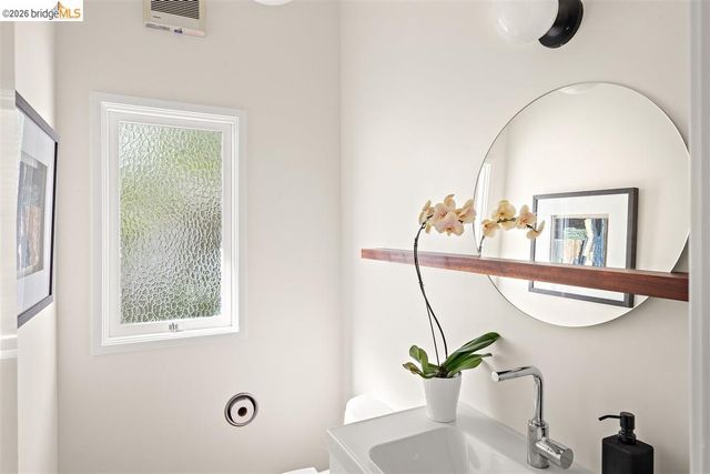 450 Vermont Ave, Berkeley, CA 94707