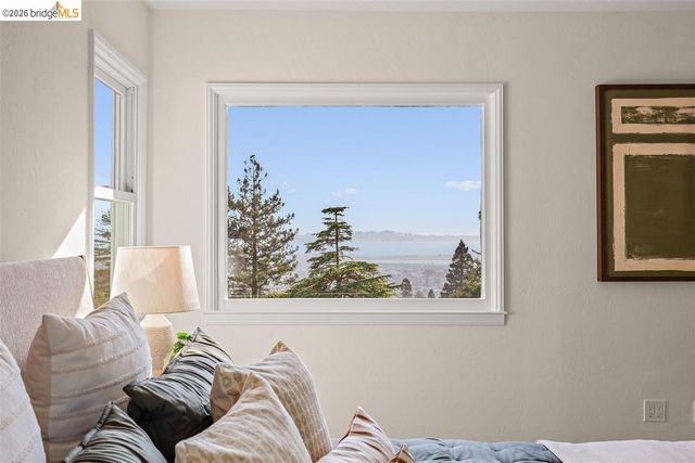 450 Vermont Ave, Berkeley, CA 94707