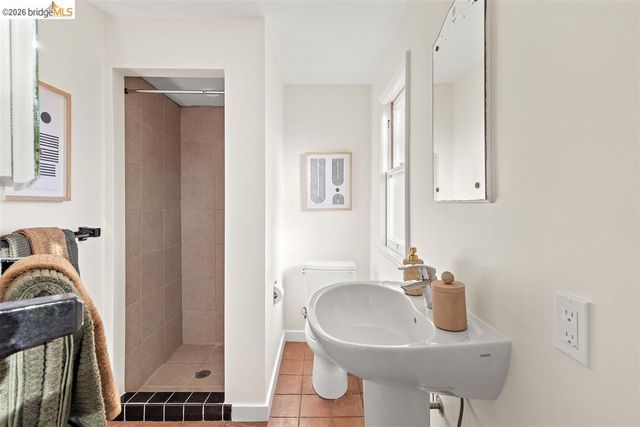 450 Vermont Ave, Berkeley, CA 94707