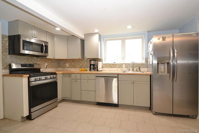111 Fuller Avenue, Islip, NY 11751