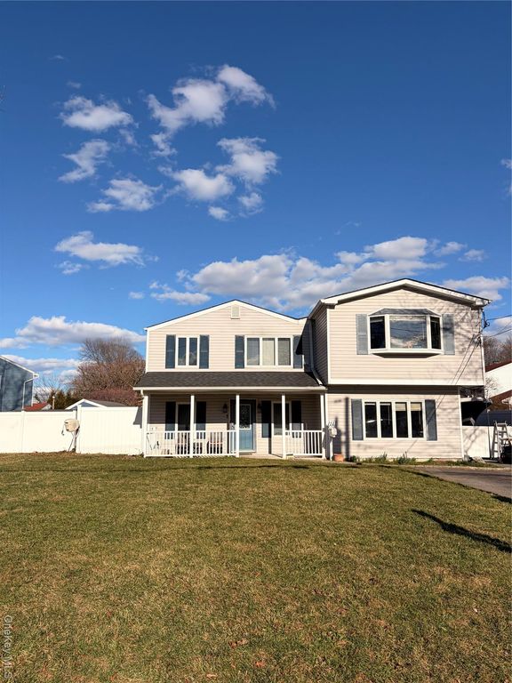 111 Fuller Avenue, Islip, NY 11751