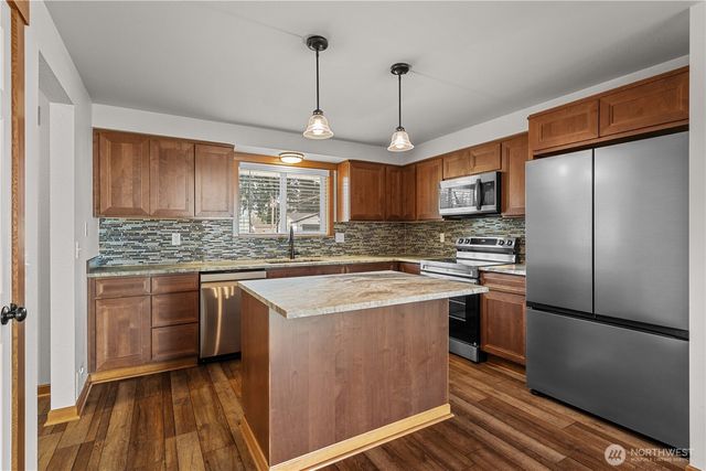 1511 34th Avenue Ct SW, Puyallup, WA 98373