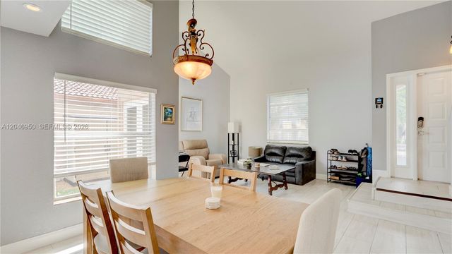 1237 NW 125th Ter, Sunrise, FL 33323