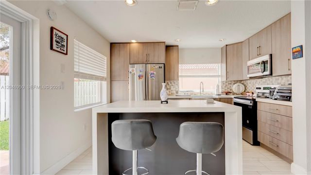 1237 NW 125th Ter, Sunrise, FL 33323