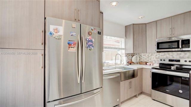 1237 NW 125th Ter, Sunrise, FL 33323