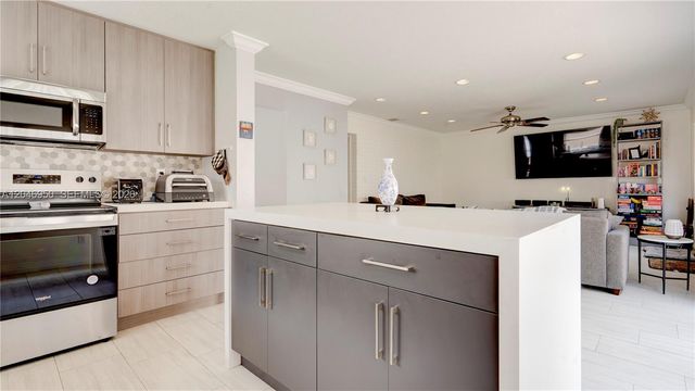 1237 NW 125th Ter, Sunrise, FL 33323