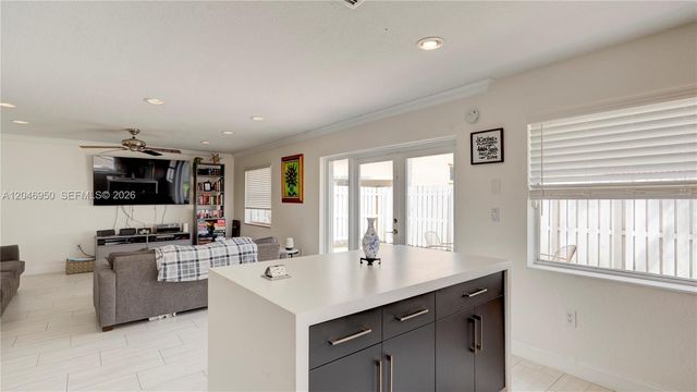1237 NW 125th Ter, Sunrise, FL 33323
