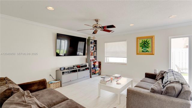 1237 NW 125th Ter, Sunrise, FL 33323