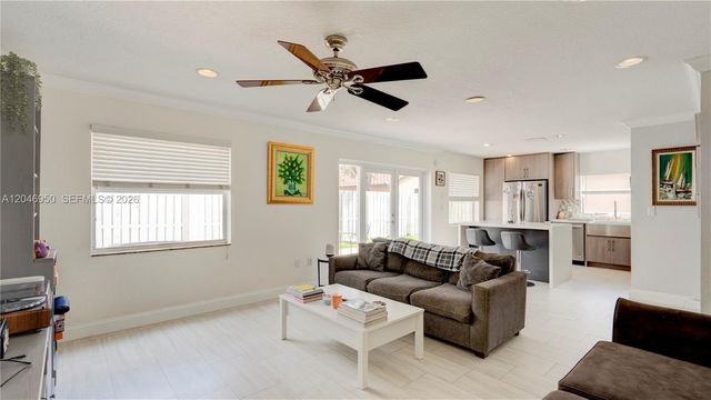 1237 NW 125th Ter, Sunrise, FL 33323