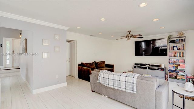 1237 NW 125th Ter, Sunrise, FL 33323