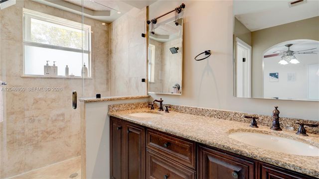 1237 NW 125th Ter, Sunrise, FL 33323