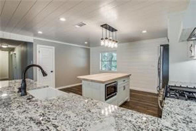 615 N Lamar Street, Tioga, TX 76271