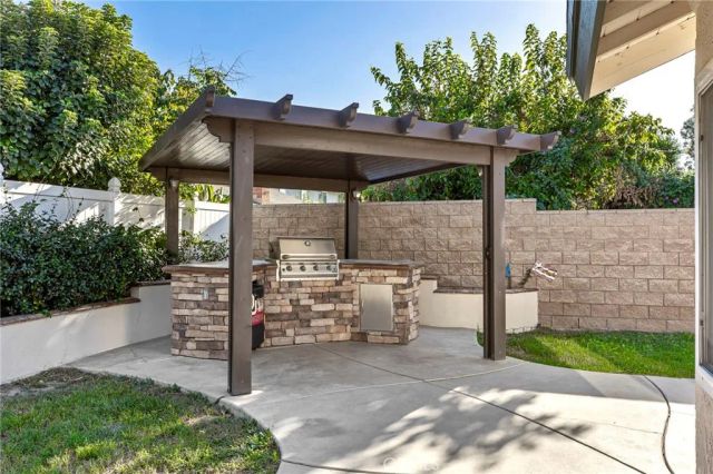 11162 Cochran, Riverside, CA 92505