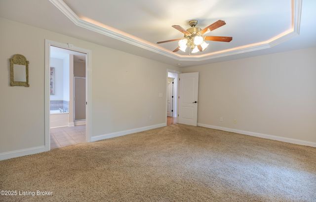 2108 Churchdown Ln, Louisville, KY 40214