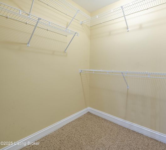 2108 Churchdown Ln, Louisville, KY 40214