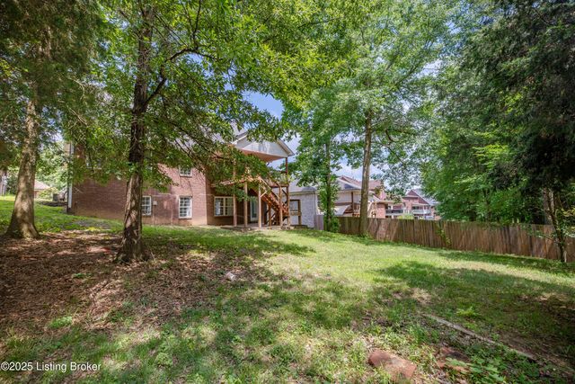 2108 Churchdown Ln, Louisville, KY 40214