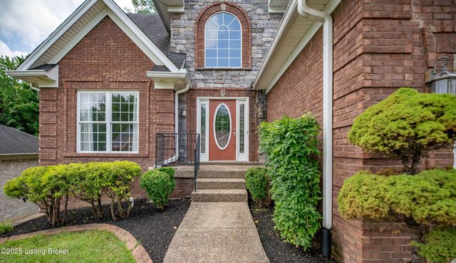 2108 Churchdown Ln, Louisville, KY 40214
