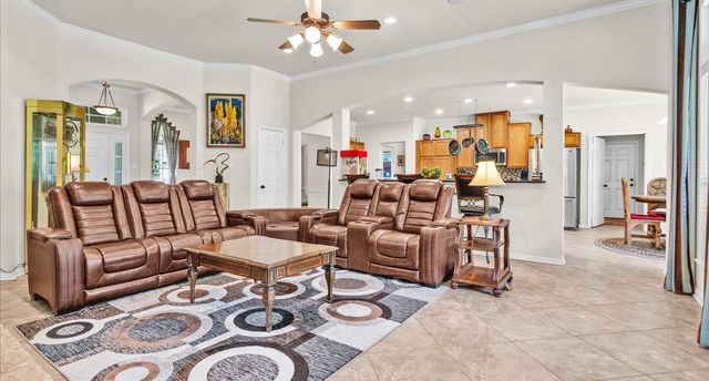 9445 Cr 415 E, Navasota, TX 77868