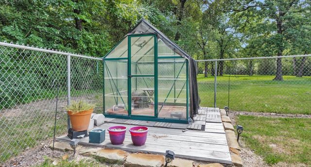 9445 Cr 415 E, Navasota, TX 77868