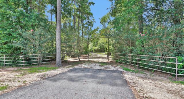 9445 Cr 415 E, Navasota, TX 77868