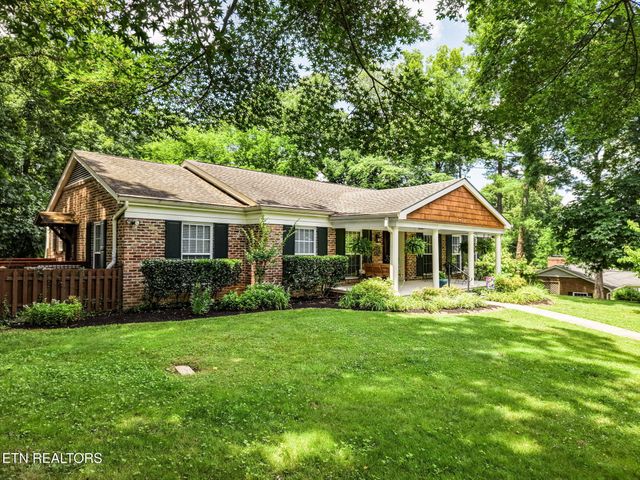 313 Forest Oak Drive, Knoxville, TN 37919