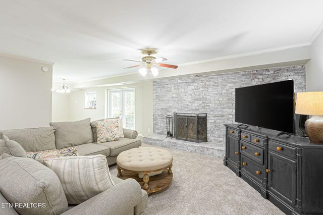 313 Forest Oak Drive, Knoxville, TN 37919