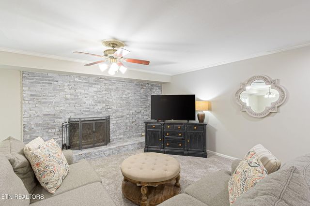 313 Forest Oak Drive, Knoxville, TN 37919