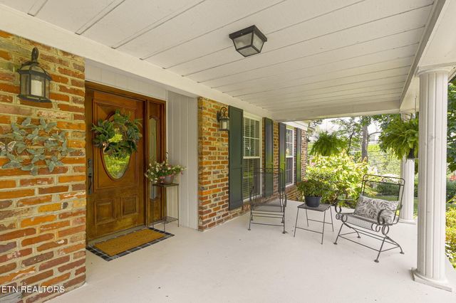 313 Forest Oak Drive, Knoxville, TN 37919