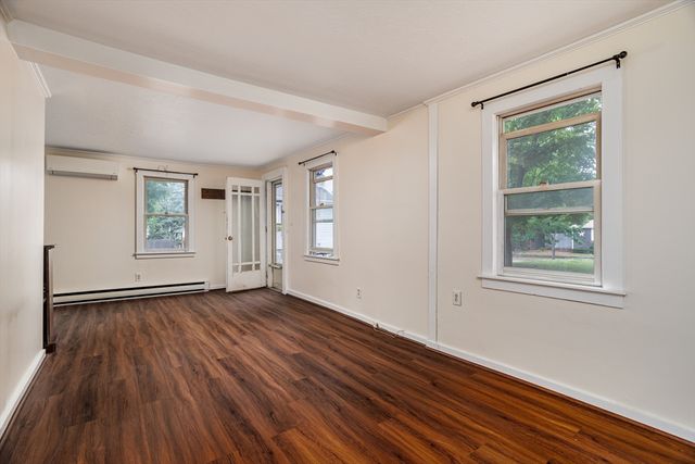 48R Manchester St, Leominster, MA 01453