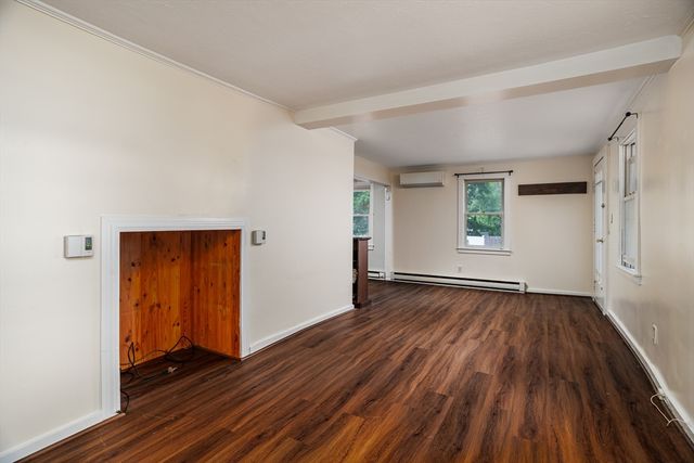 48R Manchester St, Leominster, MA 01453