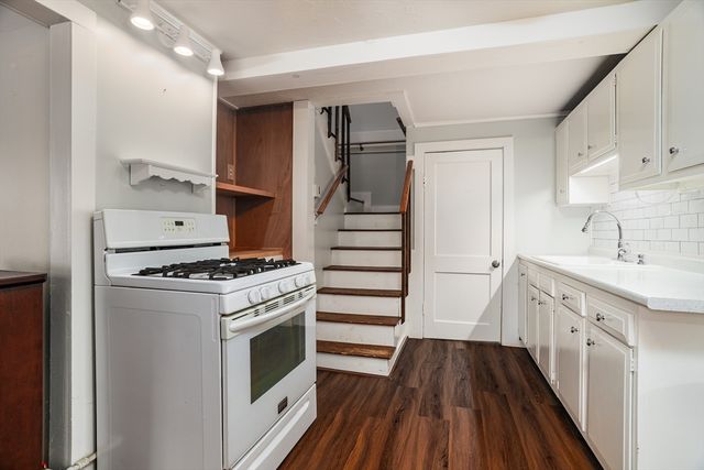 48R Manchester St, Leominster, MA 01453