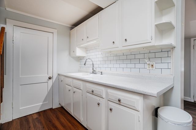 48R Manchester St, Leominster, MA 01453