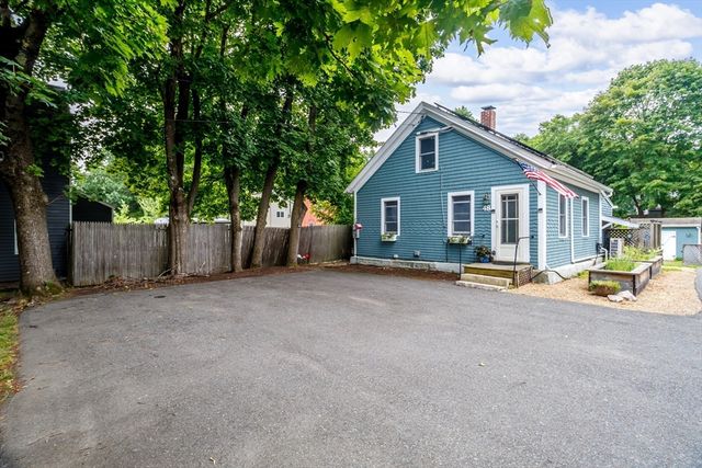 48R Manchester St, Leominster, MA 01453