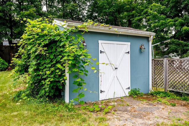 48R Manchester St, Leominster, MA 01453
