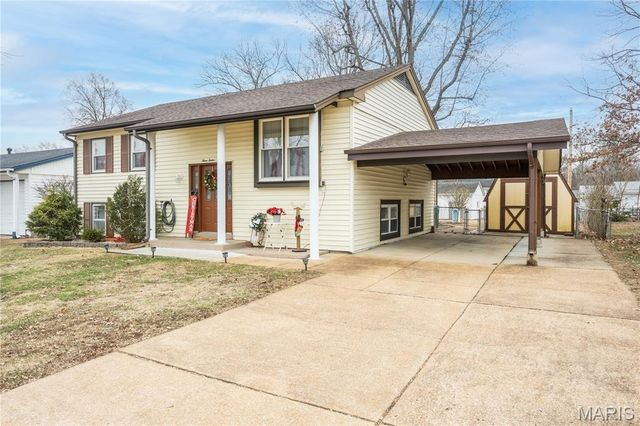 312 Dart Lane, Fenton, MO 63026