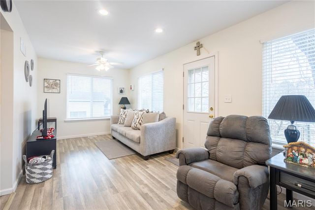 312 Dart Lane, Fenton, MO 63026