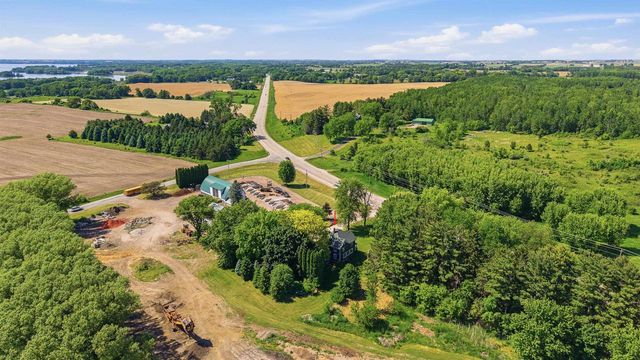 N8557 Highway 33, Beaver Dam, WI 53916