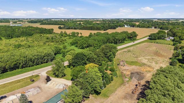 N8557 Highway 33, Beaver Dam, WI 53916