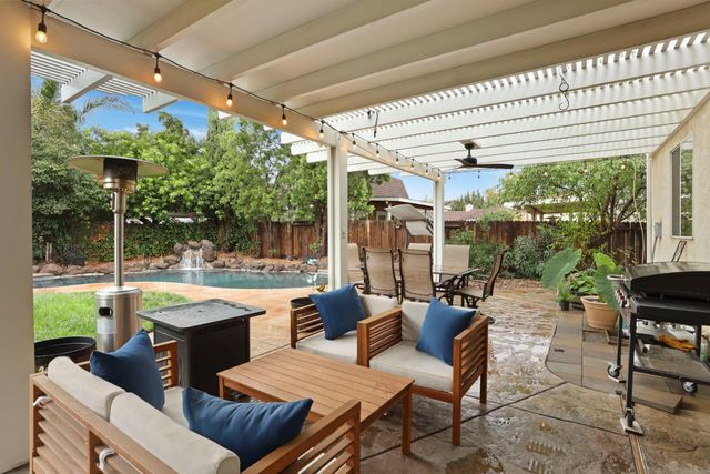 443 Glenbriar Cir, Tracy, CA 95377