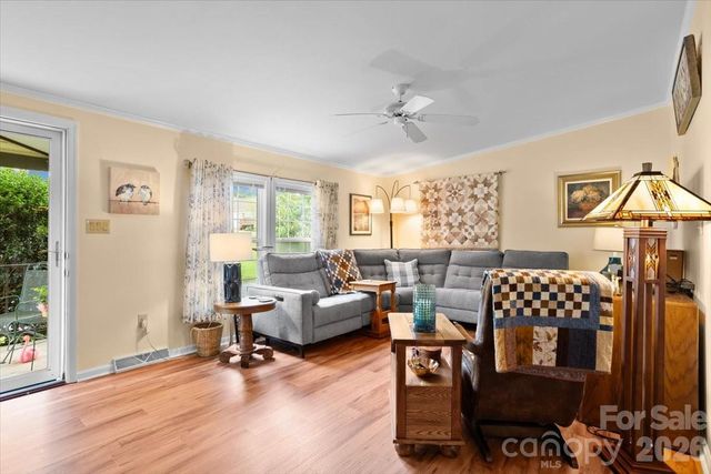 39 Stephanie Lane 13, Hendersonville, NC 28792