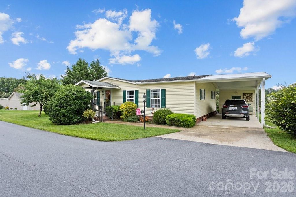 39 Stephanie Lane 13, Hendersonville, NC 28792