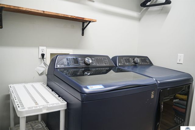 18412 Emile Circle, Omaha, NE 68022